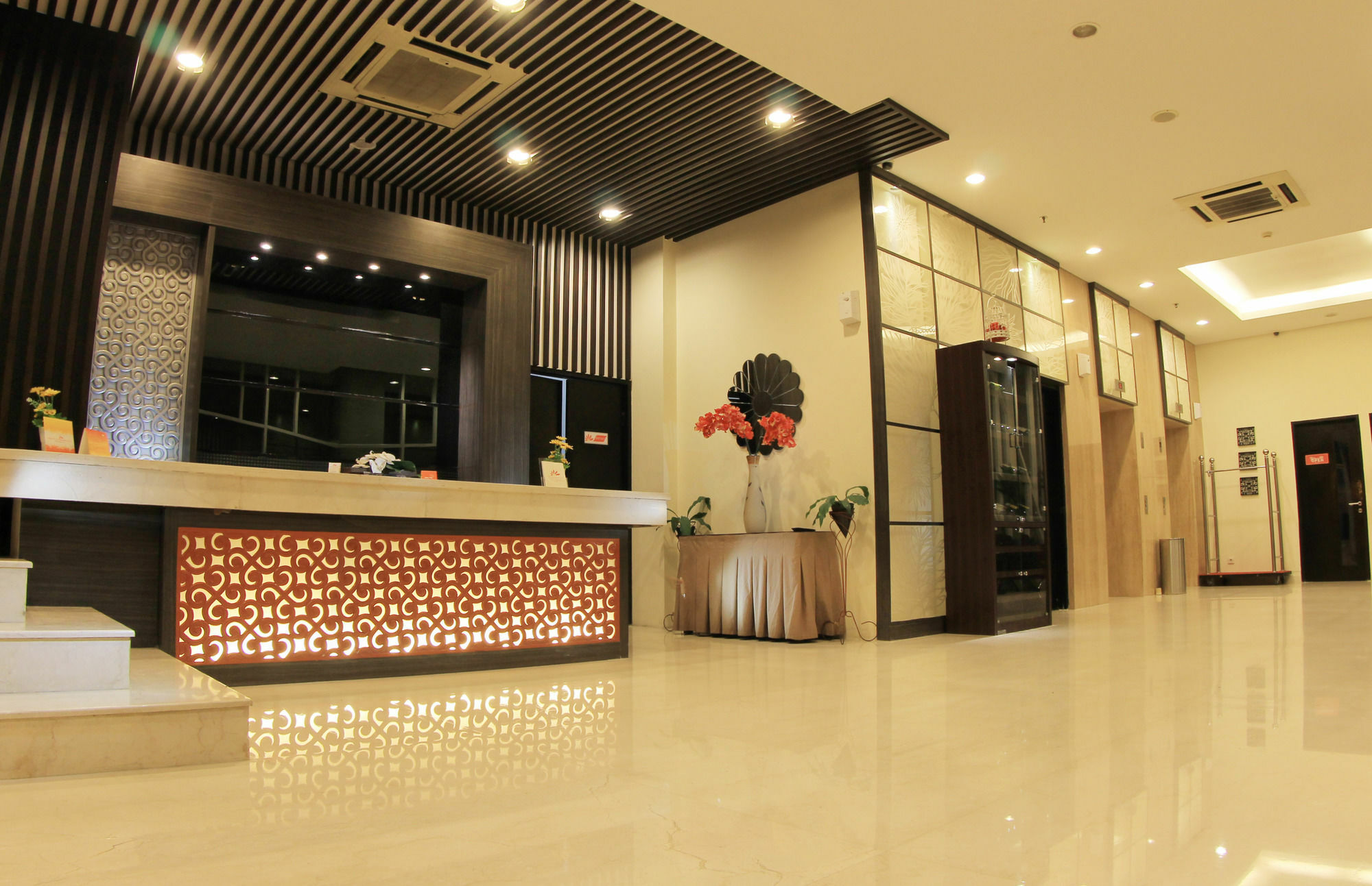 The Edelweiss Hotel ยอกยาการ์ตา ภายนอก รูปภาพ