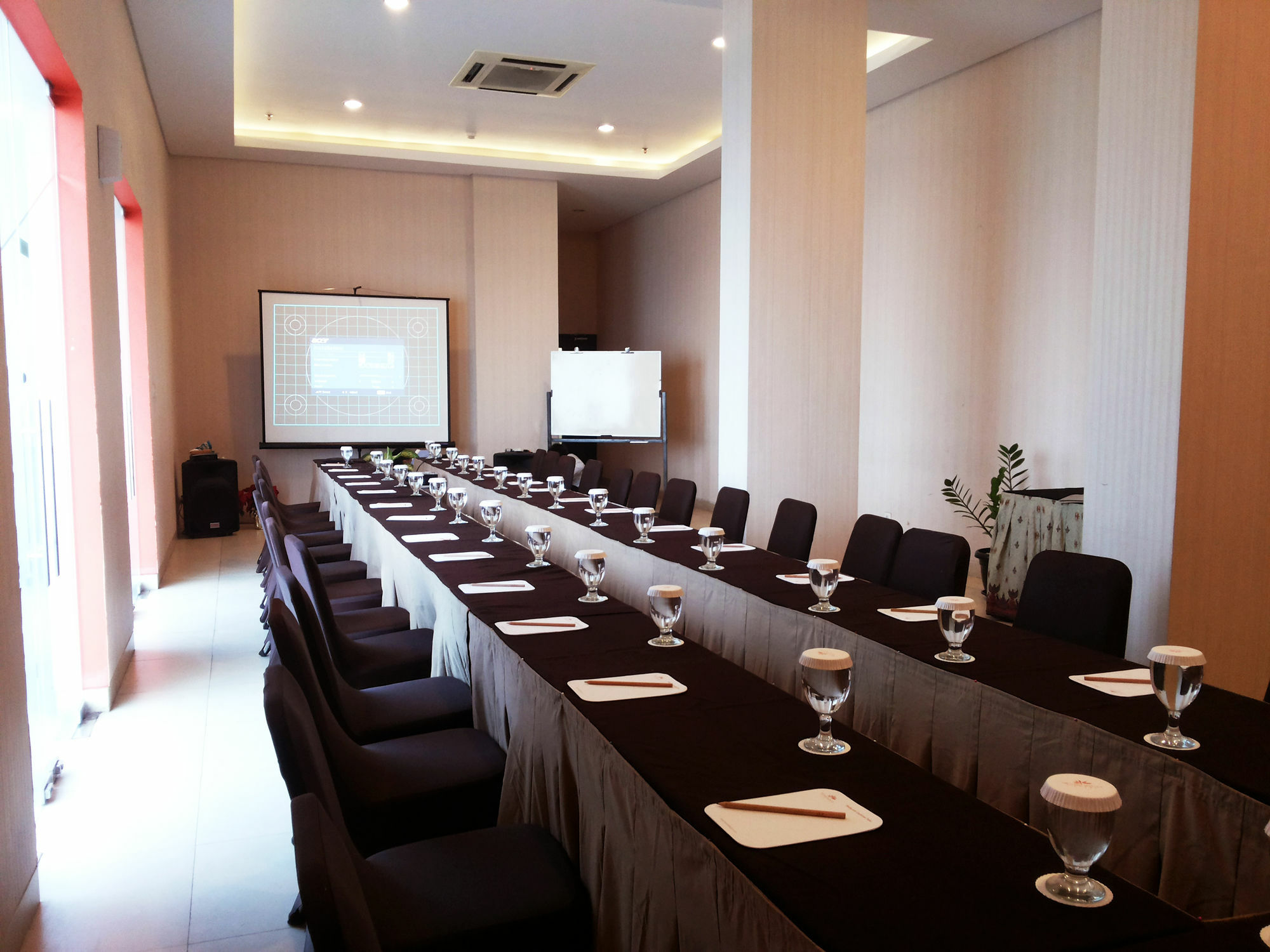 The Edelweiss Hotel ยอกยาการ์ตา ภายนอก รูปภาพ