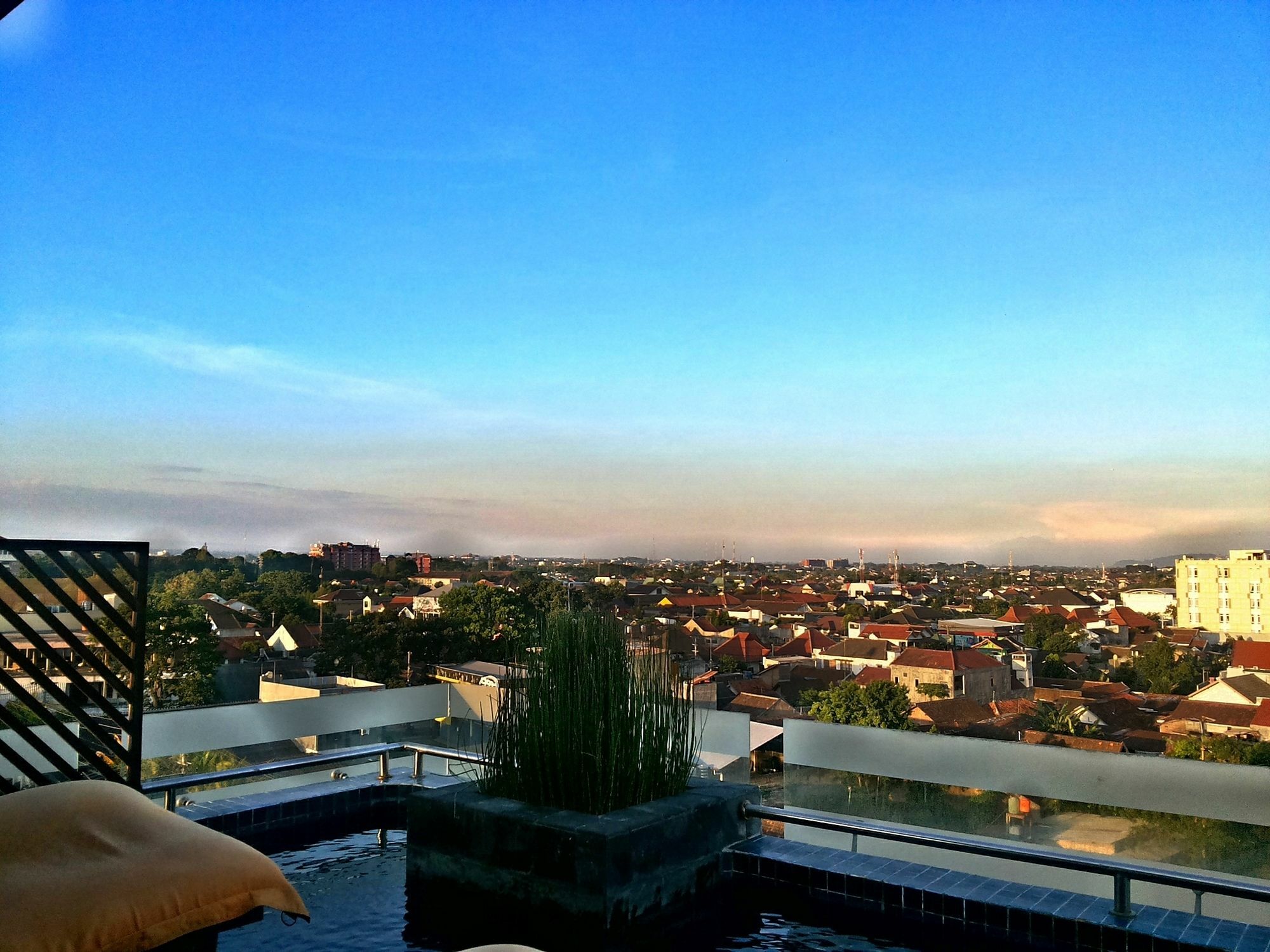 The Edelweiss Hotel ยอกยาการ์ตา ภายนอก รูปภาพ
